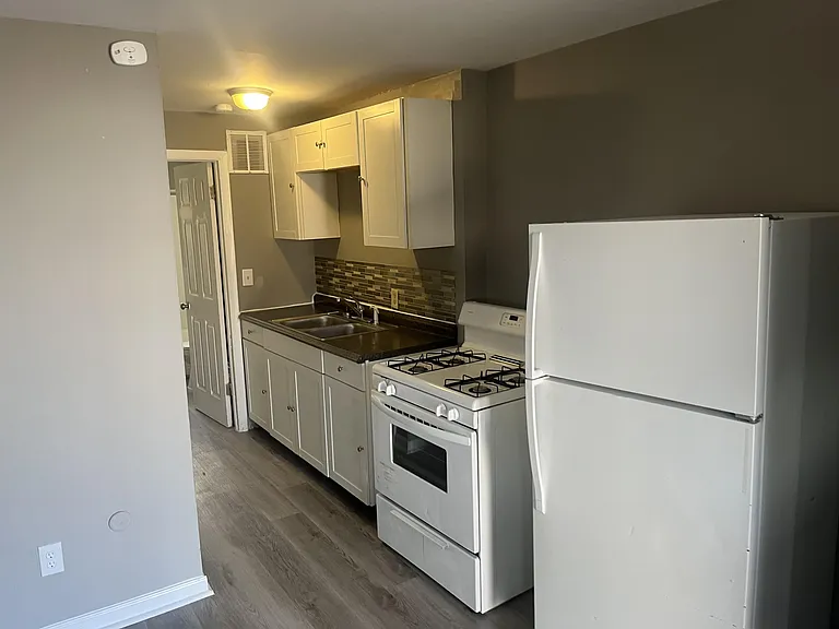 2958 Sullivant Ave — Photo 9