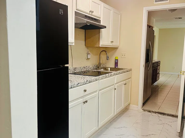 6245 Saxon Blvd — Photo 8