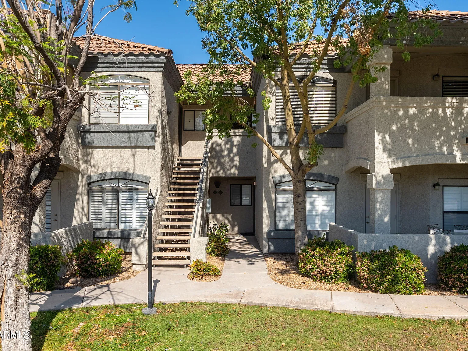 2 bed, 1.0 bath, 924 sqft, $1,900 — Photo 1