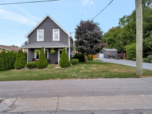 30 Lake St SE, Prince Edward County, ON K0K 2T0