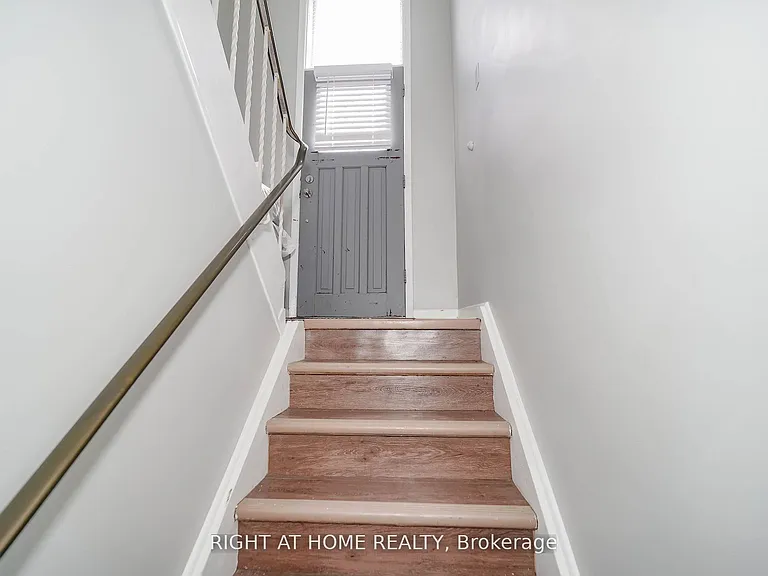 2 Iangrove Ter — Photo 7