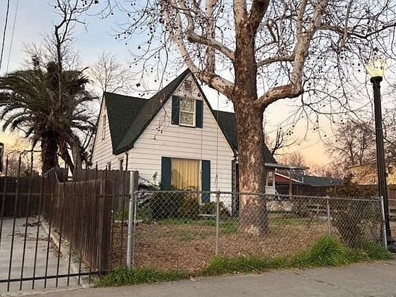 3rd image of 809 Lampasas Ave