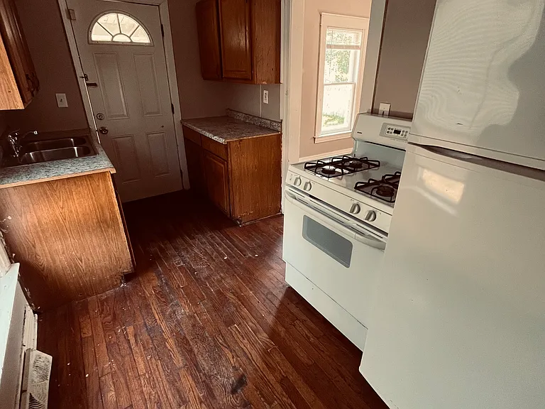 40 Foster St — Photo 7