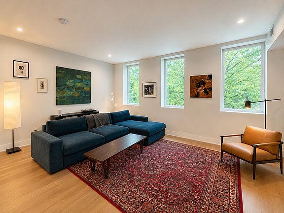 3rd image of 1219 Park Rd NW Unit 3