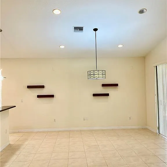 2132 Par Dr — Photo 3