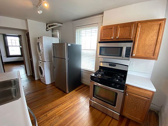 3rd image of 4-16 E Norwich Ave #4-06