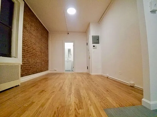 Rented by Compass | media 9