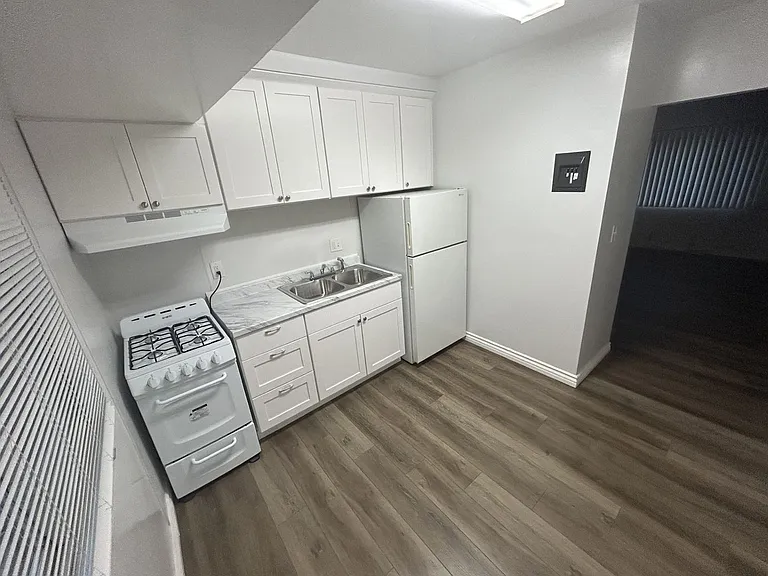 832 Azusa Ave #5 — Photo 8