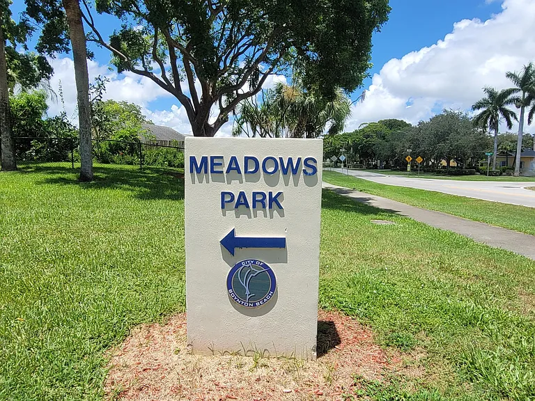 1617 Meadows Cir W — Photo 21