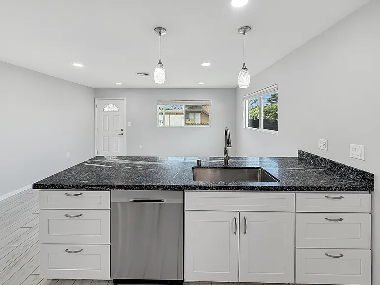 6123 Horton Dr — Photo 6