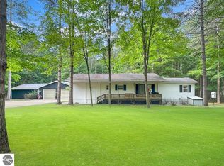 224 S Ferris Rd, Sumner, MI 48889