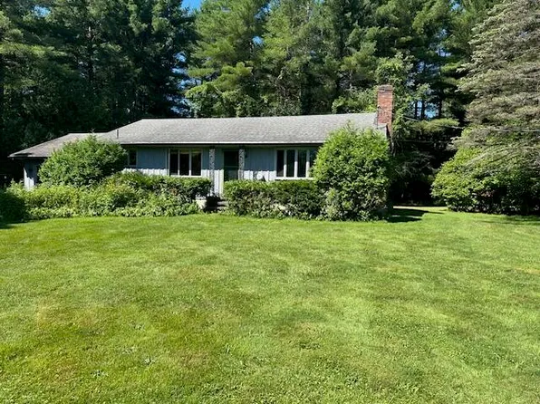 843 Hayford Rd, Champlain, NY 12919