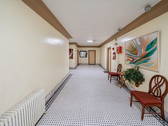 4th image of 23 Belvidere Ave APT 25