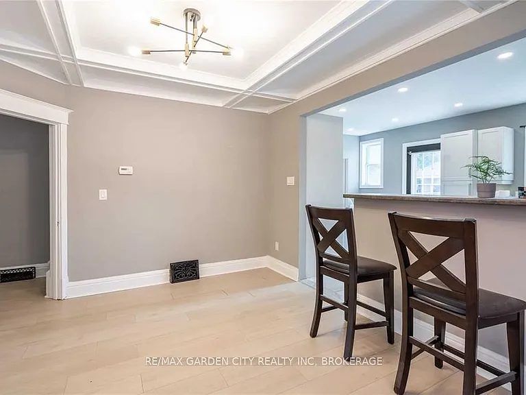 96 Beechwood Ave — Photo 12
