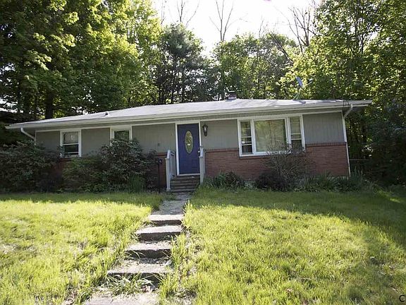 2nd image of 121 Orchard Ave