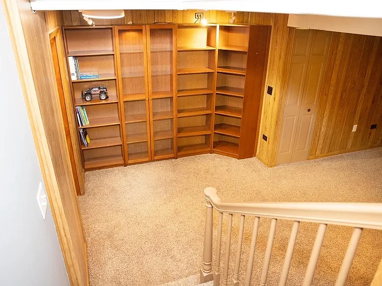 53 Stevens Dr — Photo 21