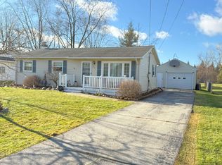 831 S Powell Rd, Essexville, MI 48732