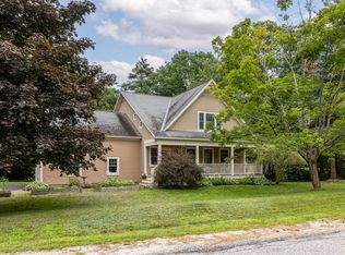 2 Knight Hill Rd, Falmouth, ME 04105