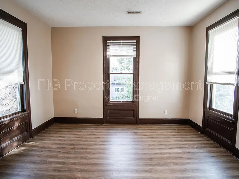 1709 E 5th Ave #2 — Photo 10