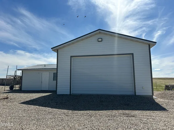 4289 S Lakeshore Dr, Wishek, ND 58495