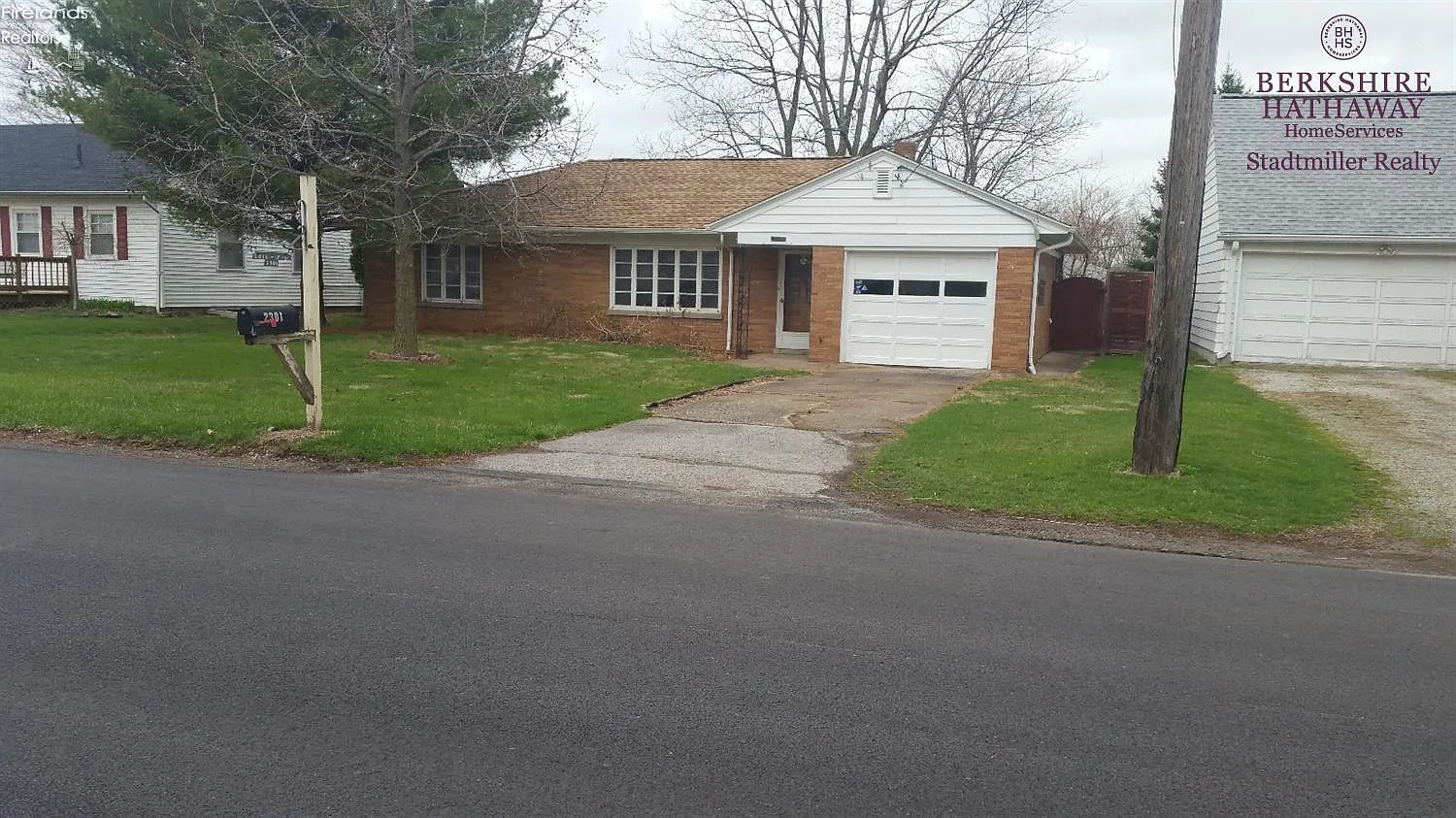 2301 Pipe St photo 1