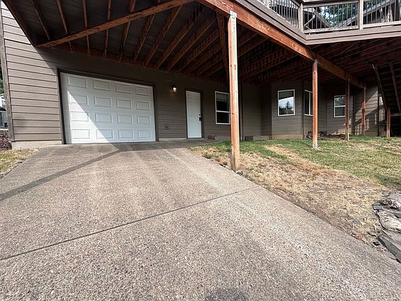 2nd image of 5338 SE Woodland Dr #Adu