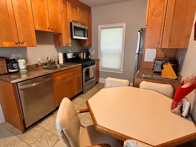 132 Willow Ave #1 — Photo 5
