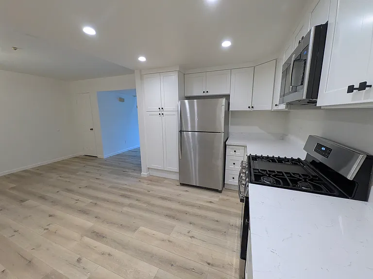 6122 Country Club Dr — Photo 3