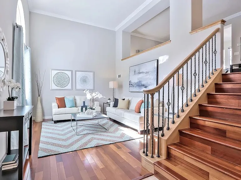 1933 Silva Pl — Photo 3