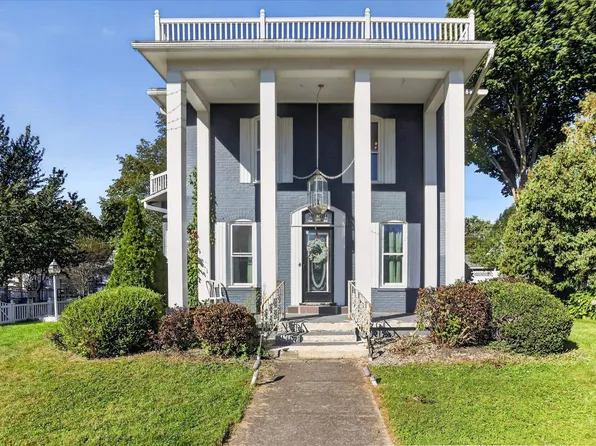 402 N Main St, Nappanee, IN 46550