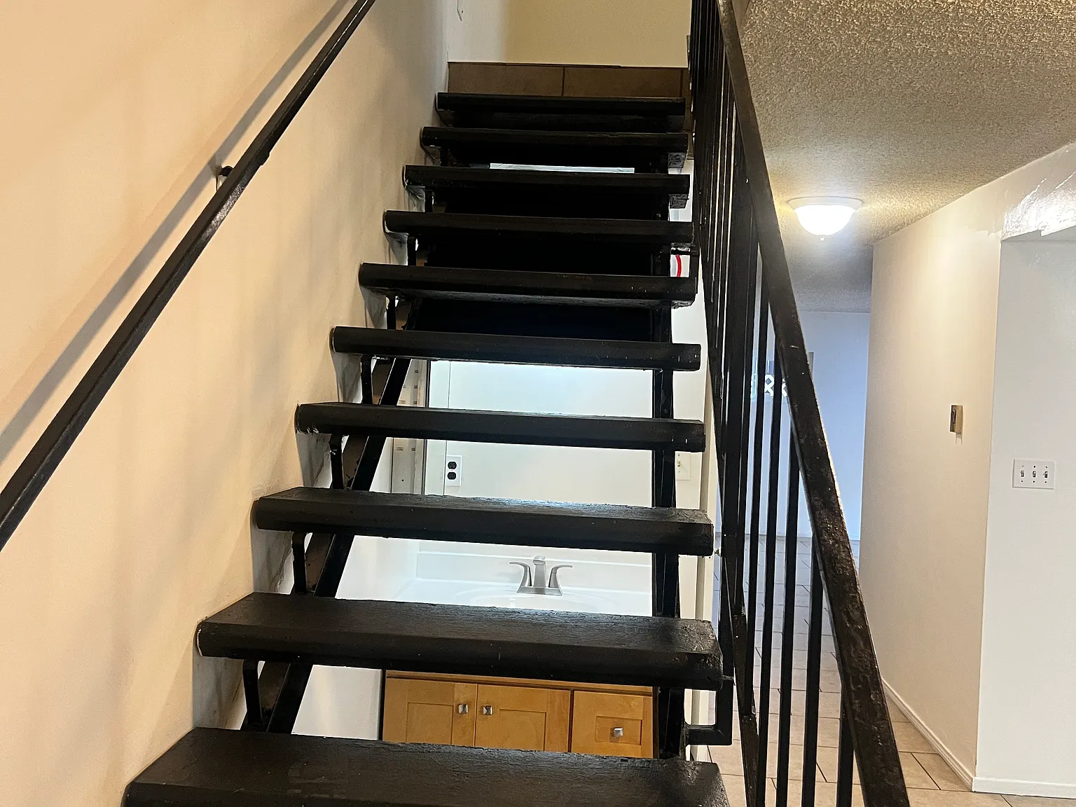 3 bed, 1.5 bath, 1800 sqft, $3,500 — Photo 3