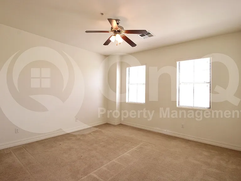 1456 E 9th St #216 — Photo 11