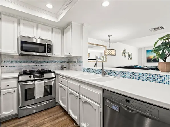 5151 Walnut Ave APT 27, Irvine, CA 92604