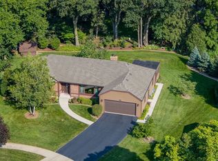 524 Wing Ln, Saint Charles, IL 60174