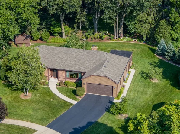 524 Wing Ln, Saint Charles, IL 60174