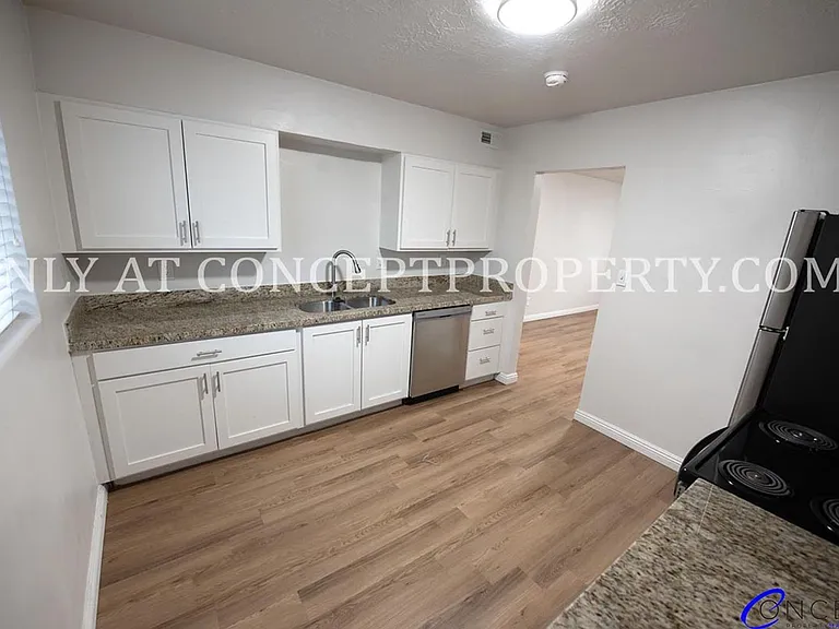 943-971 Chapel Dr — Photo 37