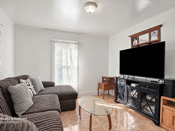 3rd image of 169 Crary Ave