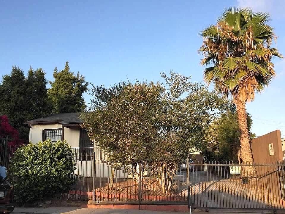 1st image of 4021 49th St