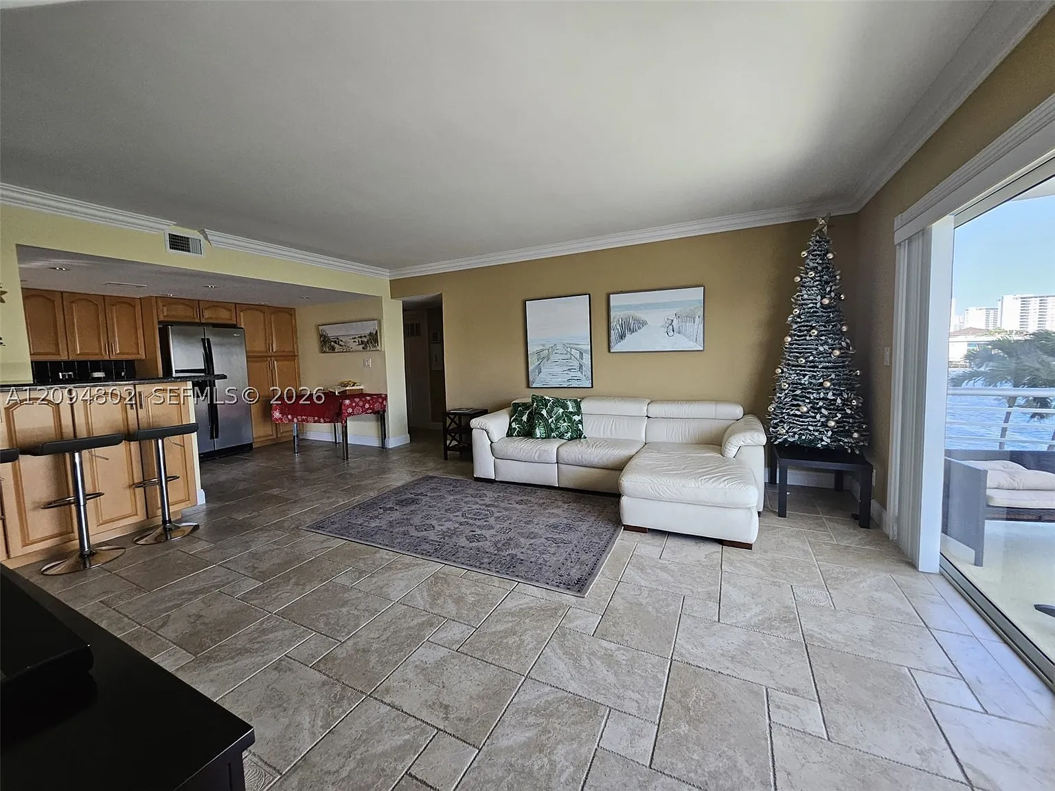 2 bed, 2.0 bath, 1040 sqft, $3,200 — Photo 4