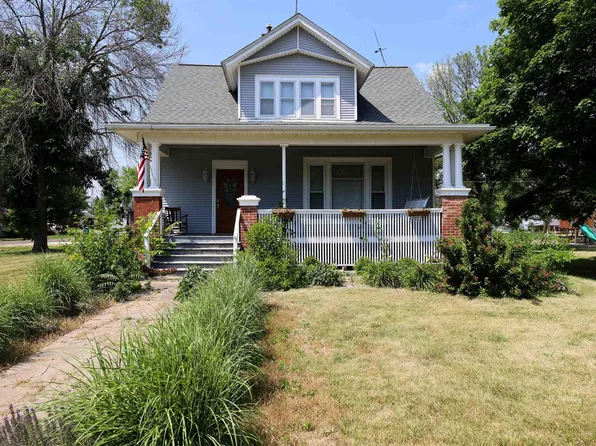 301 Albers St, Golden, IL 62339