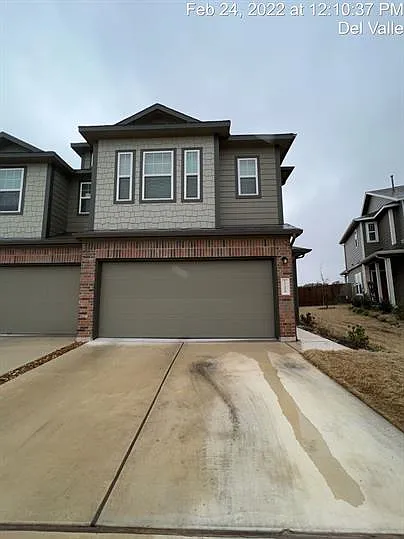 15209 Spruce Frost Cv #B — Photo 1
