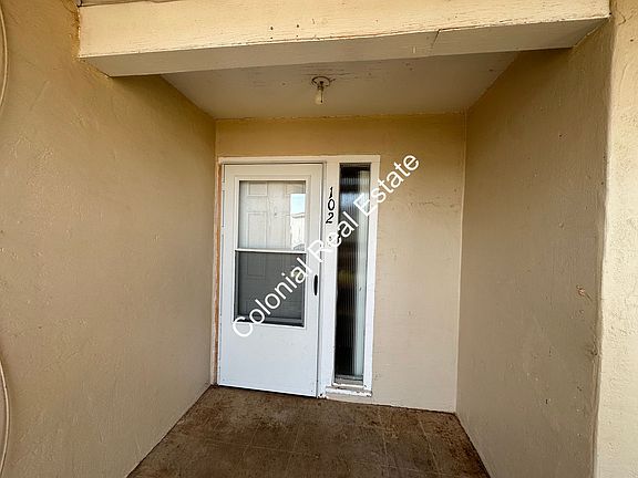 2nd image of 102 Columbia Ln