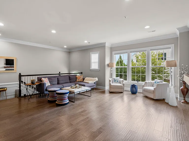11826 Mango Ln — Photo 6