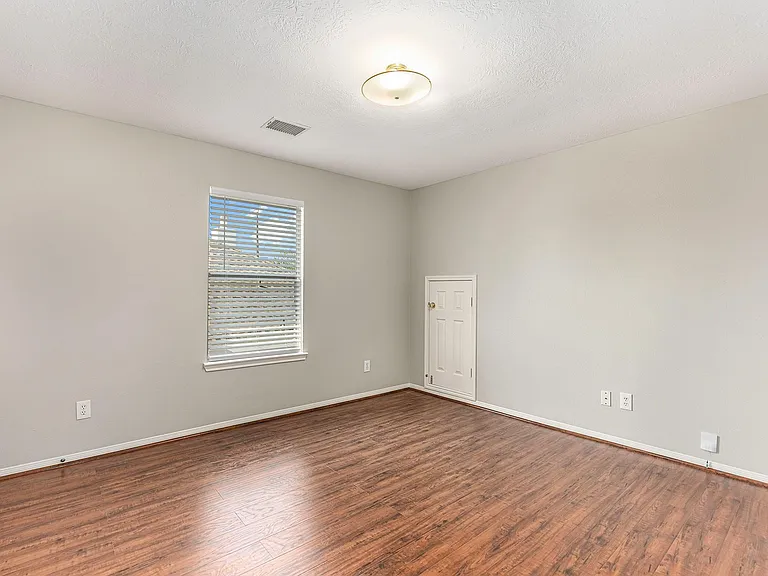 3603 NE Beacon Hill Dr — Photo 20
