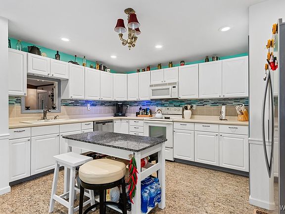 2nd image of 16271 Pine Lake Rd