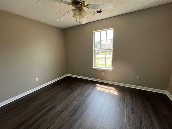 4th image of 2740 Brachton Cv W