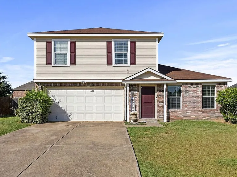 2702 Maci Ct — Photo 1