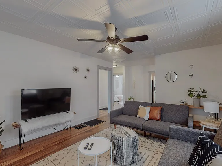 221 Girard Blvd SE — Photo 7