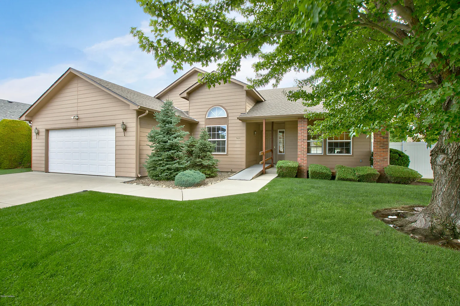 7411 Holly Ln photo 1