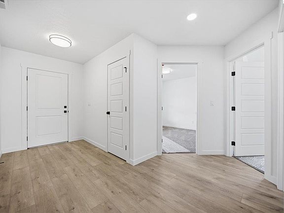 5th image of 1610 S Clodfelter Rd